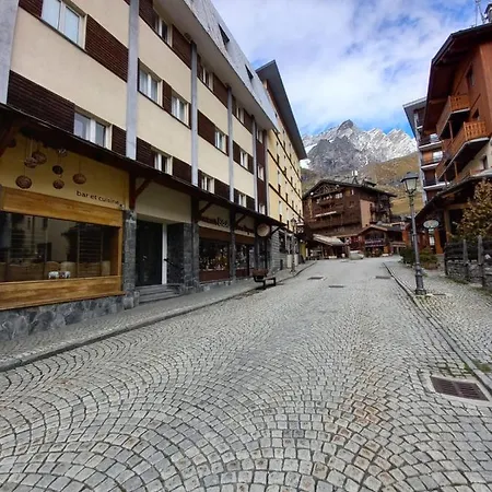 Newly Modern In The Heart Of Cervinia Appartement